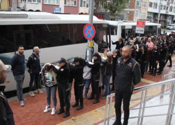 Kocaeli merkezli PKK/KCK operasyonunda yakalanan 32 zanlı adliyede