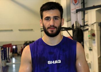 Milli boksör Emir, 22 Yaş Altı Avrupa Şampiyonası'nda altın madalyayı hedefliyor