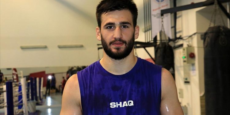 Milli boksör Emir, 22 Yaş Altı Avrupa Şampiyonası'nda altın madalyayı hedefliyor