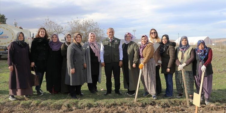 Kadın çiftçiler tarımsal projeler ile destekleniyor