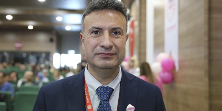 Türkiye’de meme kanseri görülme yaşı dünya ortalamasının 10 yıl altında