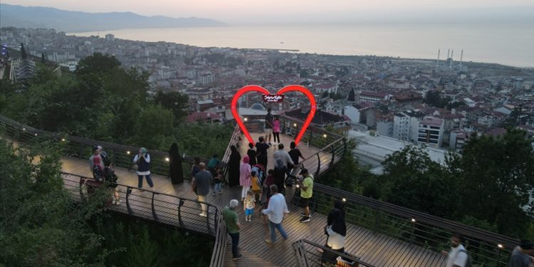 Yerli turistler yılın ikinci çeyreğinde seyahate 47,8 milyar lira harcadı