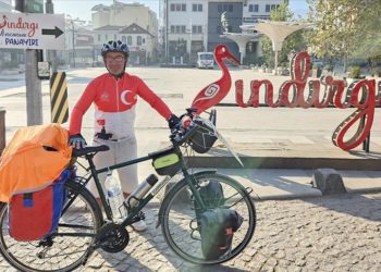 Şehit Gördesli Makbule Efe anısına İzmir'den Sındırgı'ya pedal çevirdi