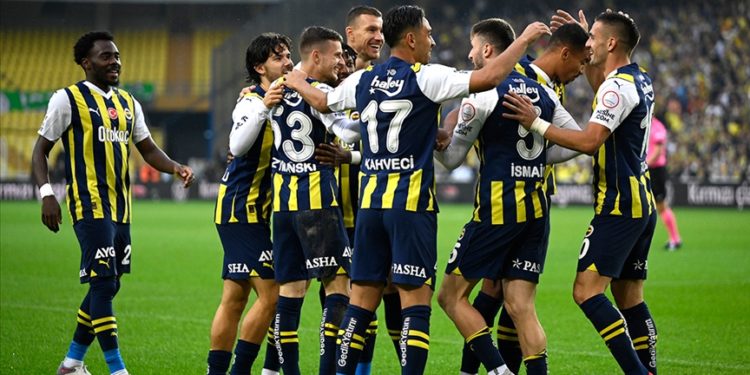 Lider Fenerbahçe, Süper Lig'de yarın Hatayspor'u ağırlayacak