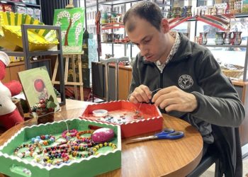 Rize'de down sendromlu çocuklar belediye tesislerinde çalışarak sosyalleşiyor