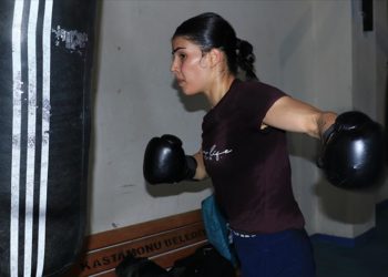 Omzundaki sakatlığı atlatan milli boksör Evin Erginoğuz: Avrupa Şampiyonası'nda altın madalya alacağıma inanıyorum