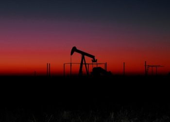 Küresel petrol arzı eylülde günlük 270 bin varil arttı