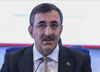 Cumhurbaşkanı Yardımcısı Yılmaz: 2024'ün ikinci yarısından itibaren kalıcı dezenflasyon sürecine girmeyi bekliyoruz