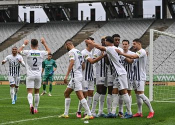 Kasımpaşa, deplasmanda VavaCars Fatih Karagümrük'ü 3-2 mağlup etti