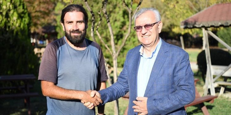 Paris'ten İstanbul'a yürüyen Murat Etemoğlu, Türkiye'ye ulaştı