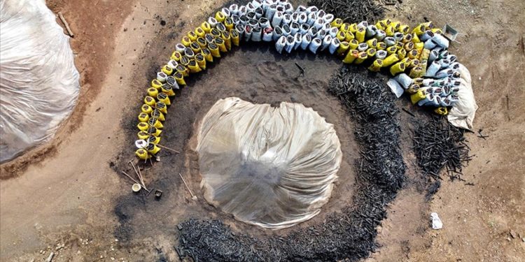 Mangal kömürü için 1800 rakımlı yaylada yaklaşık 5 ay mesai yapıyorlar