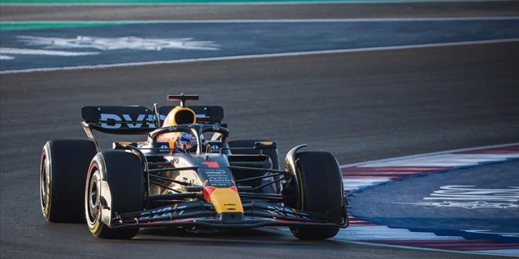 Max Verstappen, üst üste 3. kez Formula 1 dünya şampiyonu oldu