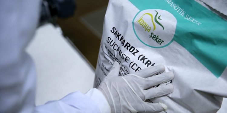 Konya’da ilaç sektörü için 10 bin ton kristal şeker üretiliyor