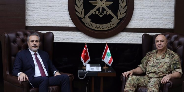 Dışişleri Bakanı Fidan, Lübnan Genelkurmay Başkanı Avn ile bir araya geldi