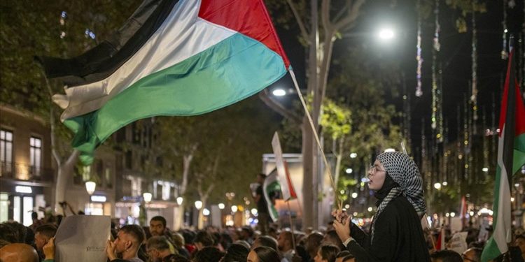 Birçok ülkede Filistin’e destek gösterileri düzenlendi