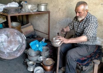 Tokatlı Ahmet usta baba mesleği kalaycılığı 70 yıldır sürdürüyor