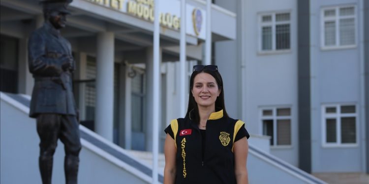 Aydın’da trafik kazası sonrası bir süre yürüyemeyen motosikletli polis, üniformasına kavuştu