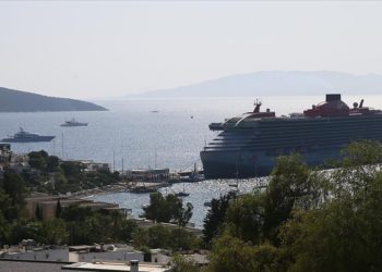 Bodrum kruvaziyerle gelen 2063 turisti ağırladı