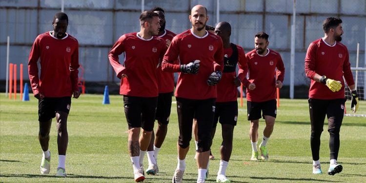 Sivasspor evindeki şanssızlığını Kasımpaşa karşısında kırmak istiyor