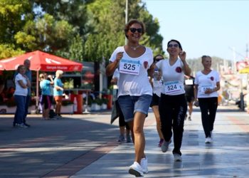 Fethiye’de kanser hastaları için “Yaşam İçin Yarış” koşusu yapıldı