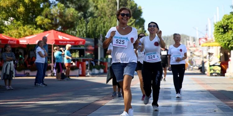 Fethiye’de kanser hastaları için “Yaşam İçin Yarış” koşusu yapıldı