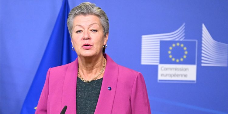 AB ülkelerinin içişleri bakanları Şengen bölgesinin güvenliğini güçlendirmeyi görüşüyor