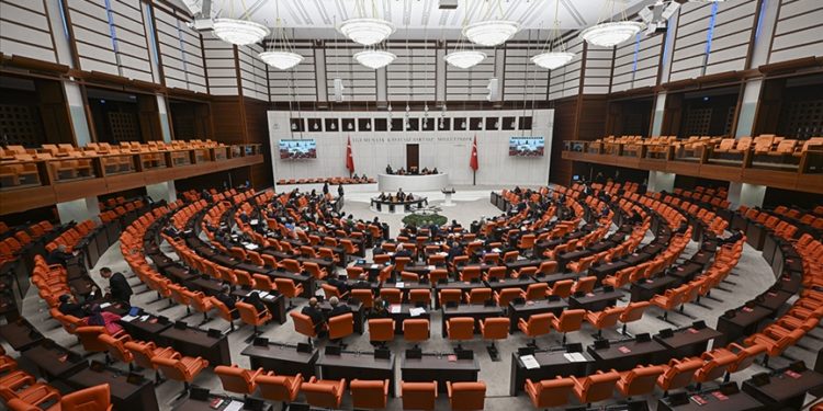 TBMM'ye 4 dokunulmazlık dosyası sevk edildi