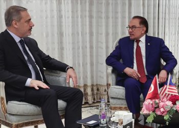 Dışişleri Bakanı Fidan, Malezya Başbakanı Enver İbrahim ile görüştü
