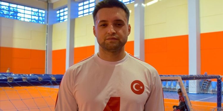Paralimpik sporcu Bilal Tekin, golbolda önemli başarılara katkı sağlamak istiyor