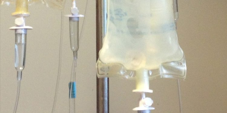 Kemoradyoterapi öncesi kemoterapi almak, rahim ağzı kanserinden kurtulma şansını artırıyor olabilir