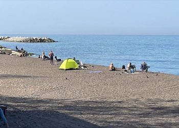 Akçakoca'da ekim ayında denize girdiler