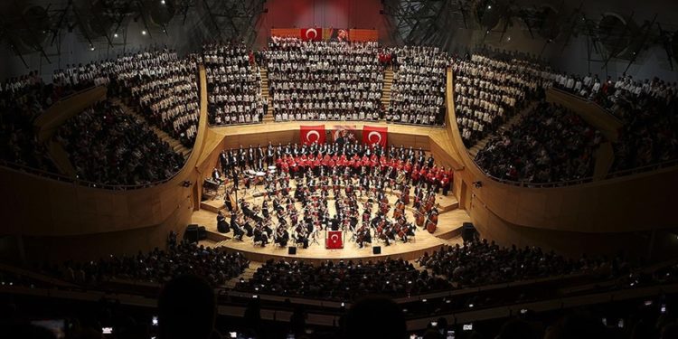 CSO, Cumhuriyet’in 100. yılı için yazılan 100. Yıl Marşı’nı seslendirdi