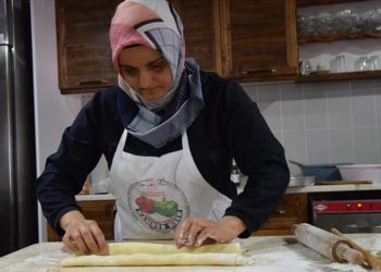 Bilecik'te KOOP-DES desteğiyle kurulan mutfakta hazırlanan yiyecekler tüketiciye sunuluyor