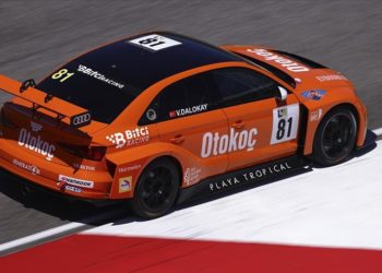 Otomobil sporcusu Vedat Ali Dalokay, TCR Italy'nin DSG klasmanında şampiyon oldu