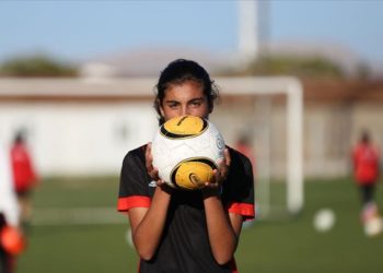 Top sektirirken keşfedilen Vanlı Şilan, milli takımda forma giymenin gururunu yaşıyor