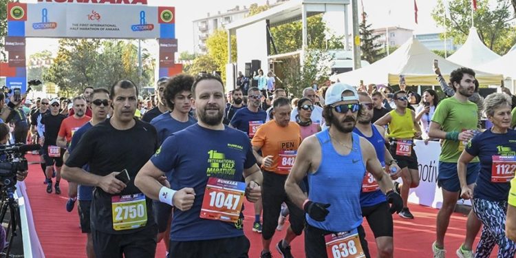 Runkara Yarı Maratonu’nda erkeklerde Etiyopyalı Sisay Lemma, kadınlarda Etiyopyalı Zewditu Aderaw Gelaw birinci oldu