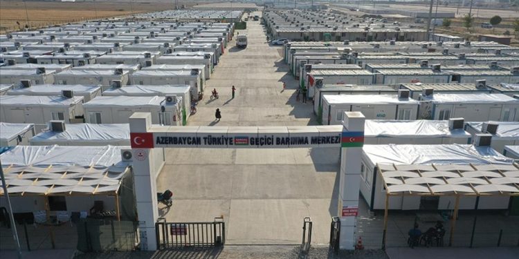 Azerbaycan’ın şehir ve şehitlerinin isimleri Kahramanmaraş’taki konteyner kentte yaşatılıyor