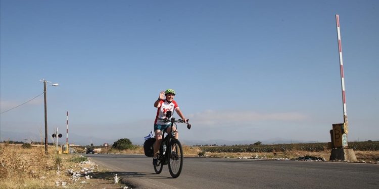 Cumhuriyet’in 100. yılı kapsamında Yunanistan’ın Selanik kentinden Ankara’ya bisiklet turu
