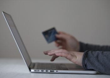 Yerli e-ticaret şirketlerinin yurt dışı satış potansiyeli yabancı yatırımcıların dikkatini çekiyor