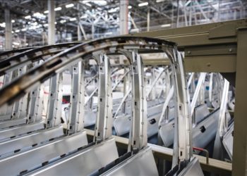 ABD’de grevdeki otomotiv işçileri üreticilerle görüşmelerinde ilerleme kaydedildiğini açıkladı