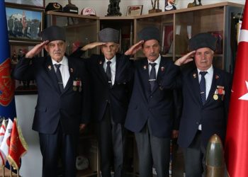 Gaziler Cumhuriyet’in 100. yılında Atatürk’ü özlemle anıyor