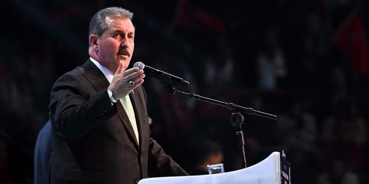 Mustafa Destici, Büyük Birlik Partisi Genel Başkanlığına yeniden seçildi