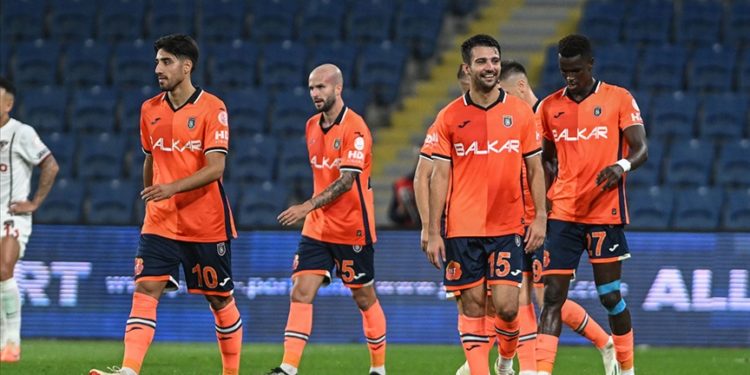 Başakşehir, Süper Lig'de yarın Samsunspor'a konuk olacak