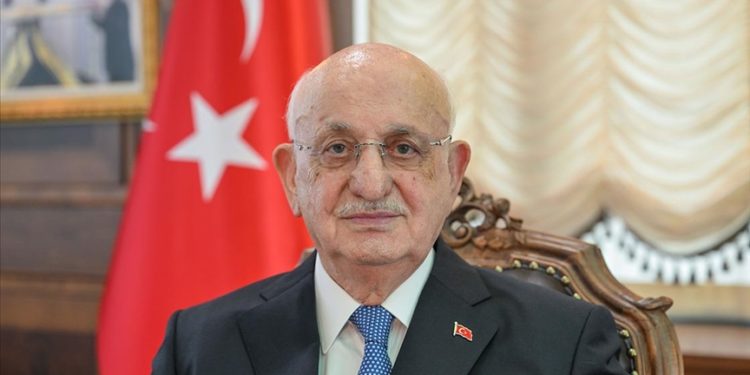 Eski TBMM Başkanı Kahraman’dan “onarım değil yeni anayasa” önerisi