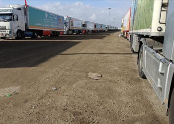 Gazze için insani yardım taşıyan 8 tır daha Refah Sınır Kapısı’ndan giriş yaptı