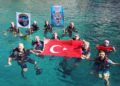 Alanya’da gaziler Cumhuriyet’in 100. yılı için dalış yaptı