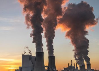 Almanya, linyit yakıtlı elektrik santrallerinin bu kış da devreye alınmasını onayladı