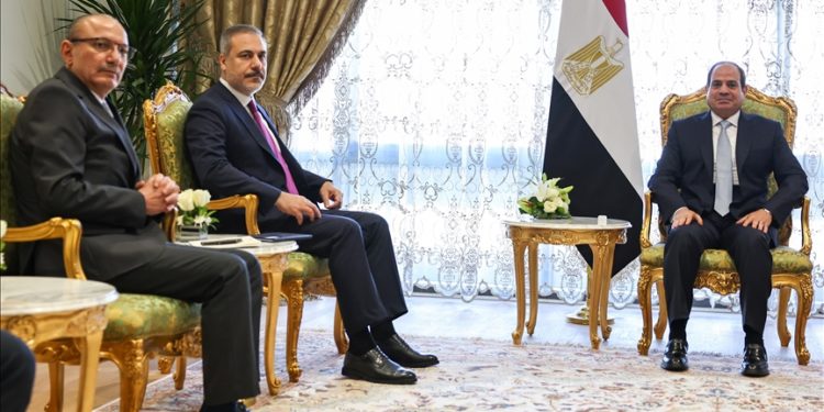 Dışişleri Bakanı Fidan, Mısır’da temaslarda bulunuyor