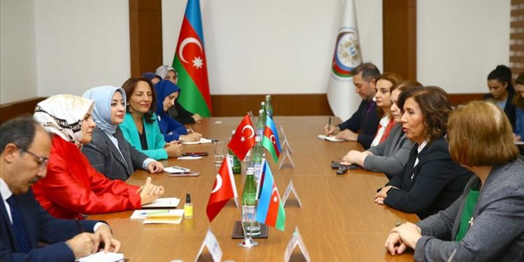 Aile ve Sosyal Hizmetler Bakanı Göktaş, Azerbaycan’da ikili görüşmeler yaptı