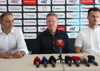 Samsunspor’da teknik direktör Gisdol’un ilk hedefi ideal 11’i oluşturmak